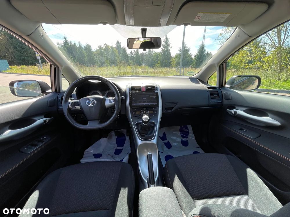 Toyota Auris 1.6 Executive - 11
