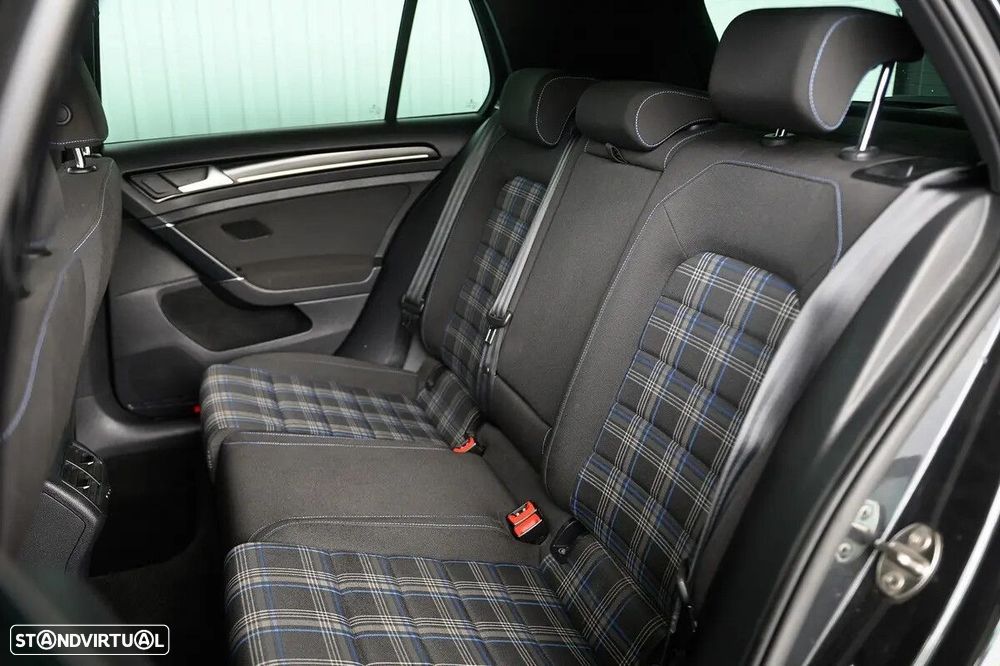 VW Golf 1.4 GTE Plug-In-Hybrid DSG - 26