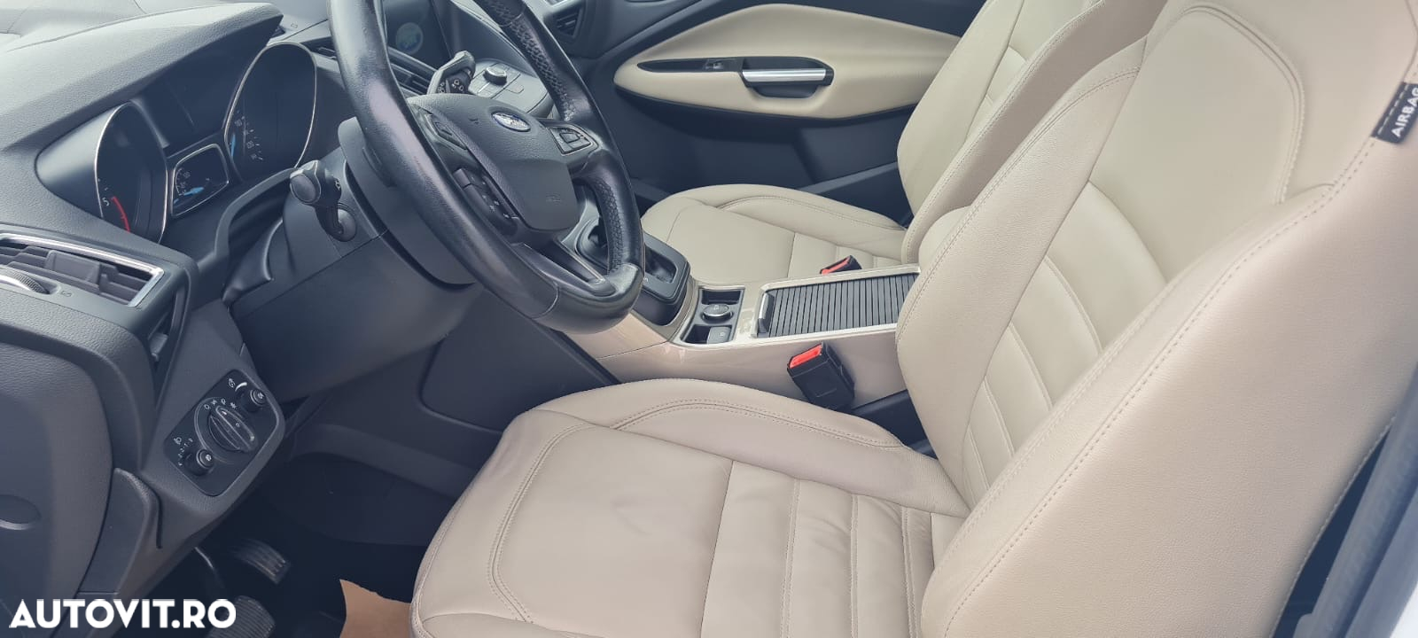 Ford Kuga 2.0 TDCi Powershift 4WD Titanium - 10