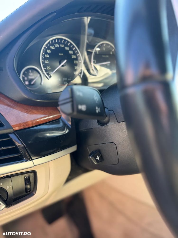 BMW X5 xDrive30d - 28