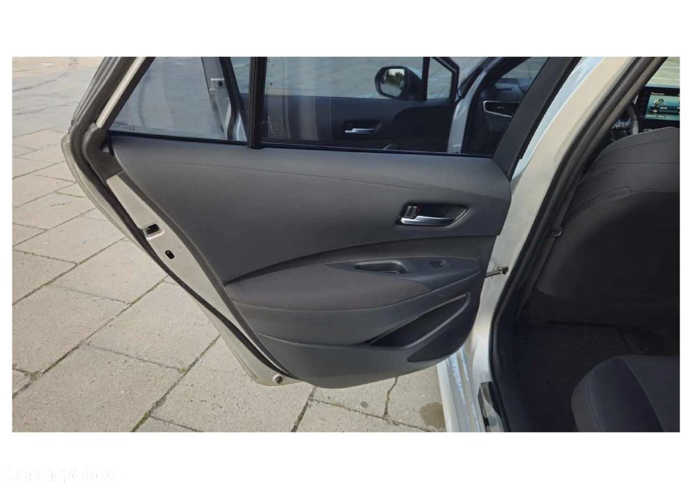 Toyota Corolla 1.8 Hybrid Comfort - 14