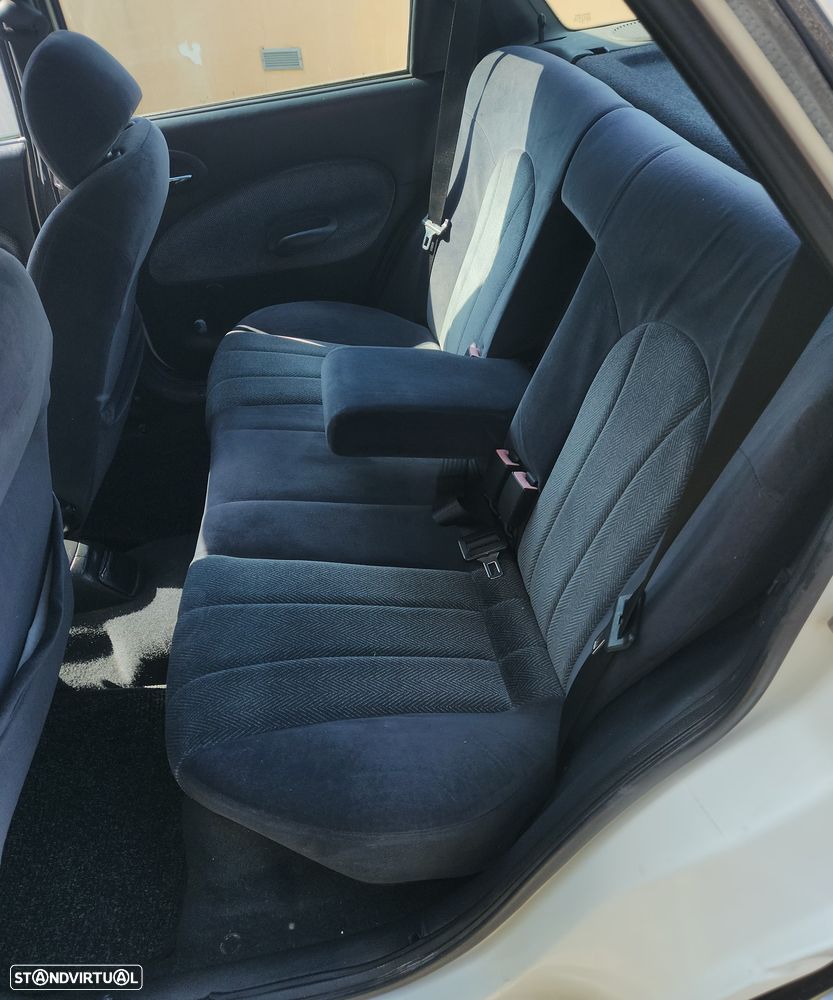 Ford Escort 1.4 Ghia - 7