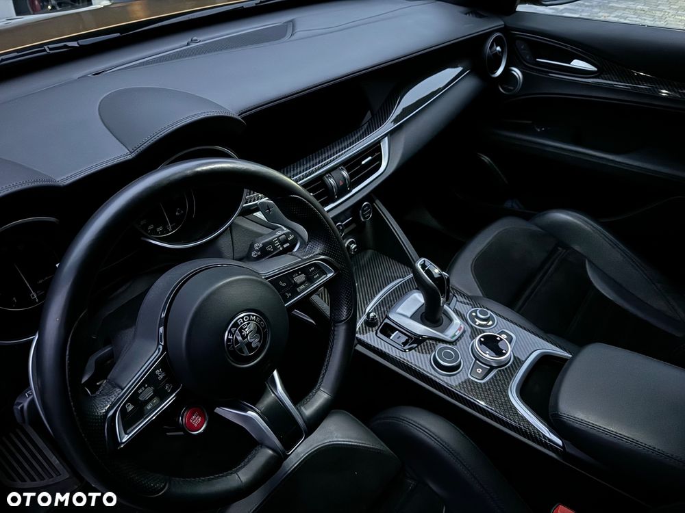 Alfa Romeo Stelvio 2.9 V6 Bi-Turbo Quadrifoglio Q4 - 19