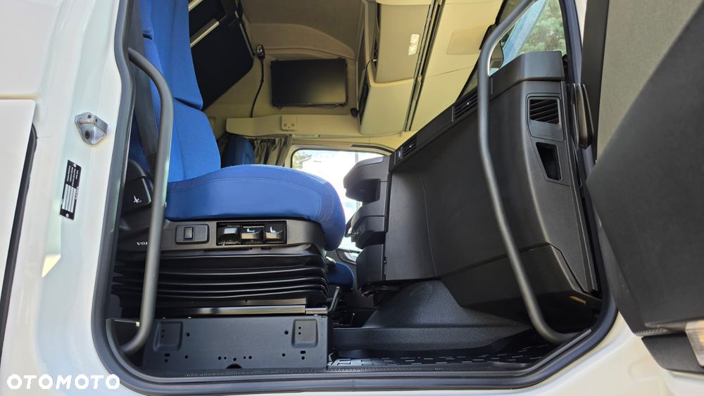 Volvo ///FH///500///2022///GLOBETROTTER/// XXL///FULL LED///VIRTUAL COCPIT/// TABLET///KLIMATYZACJA POSTOJOWA/// ZABUDOWY MIĘDZYOSIOWE///WAGA/// KAMERA///STAN BARDZO DOBRY - 23