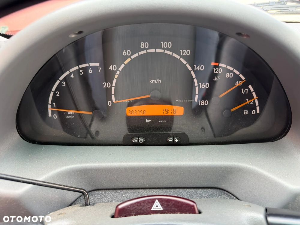 Mercedes-Benz Sprinter - 22