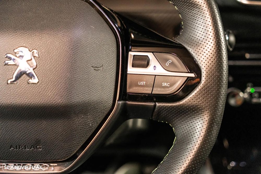Peugeot e-2008 GT Pack - 23