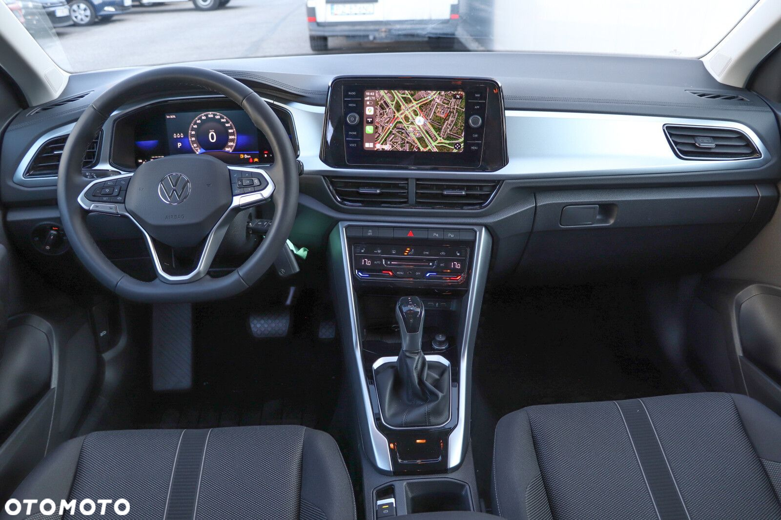 Volkswagen T-Roc - 13