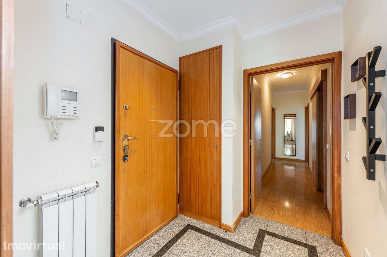 Apartamento T2 com dois terraços e garagem fechada, em Serzedo - Grande imagem: 5/60