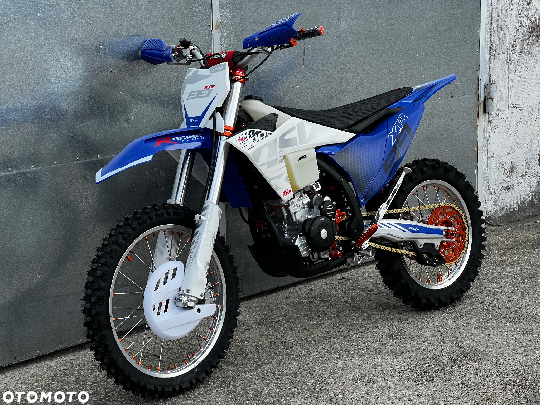 ASIX XR - 10