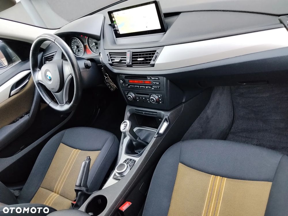 BMW X1 sDrive18i xLine - 10