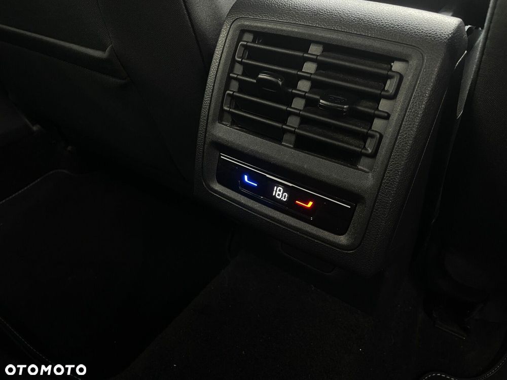 Volkswagen Golf Variant 2.0 TDI Style DSG - 17