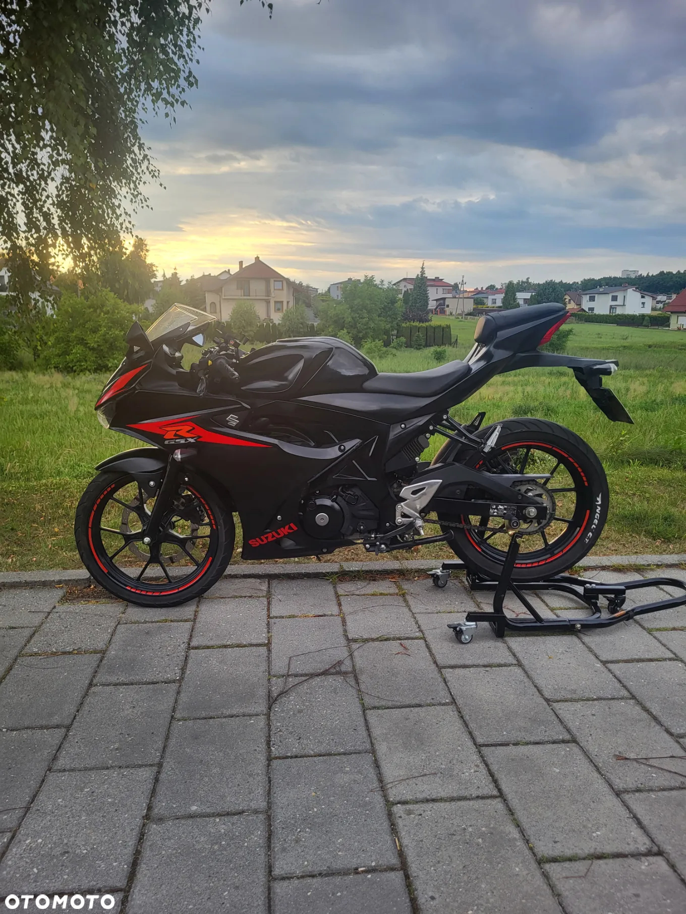 Suzuki GSX-R - 15