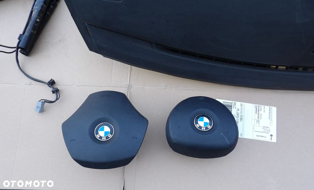 BMW - E90,E91 - DESKA ROZDZIELCZA - KOSOLA - BEZ NAWIGACJI - PODUSZKA KIEROWCY I PASAŻERA - NAPINACZE - DEMONTAŻ - ORYGINAŁ - 9202835 - 2