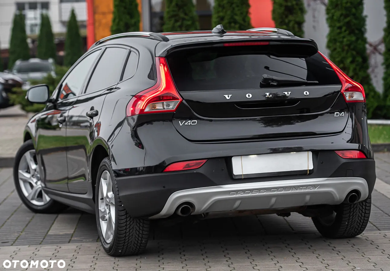 Volvo V40 Cross Country - 8