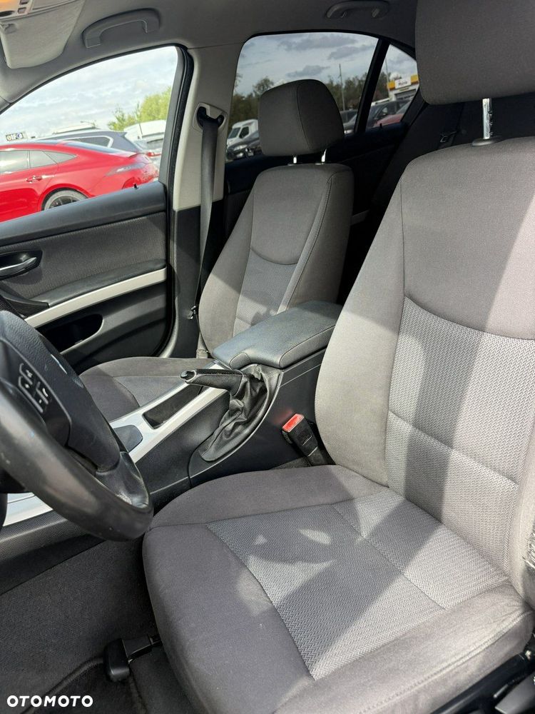 BMW Seria 3 318i Edition Exclusive - 12