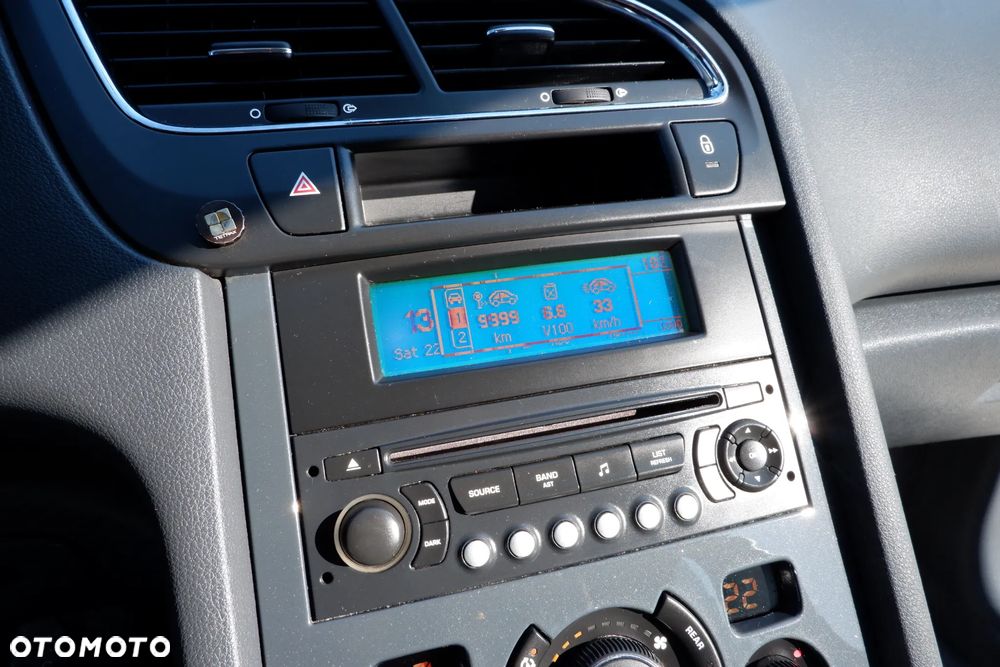 Peugeot 5008 HDI FAP 110 EGS6 Tendance - 19