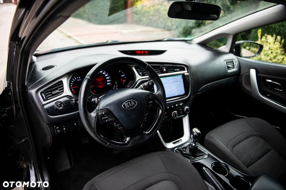 Kia Ceed 1.6 GDI ISG Vision - 19