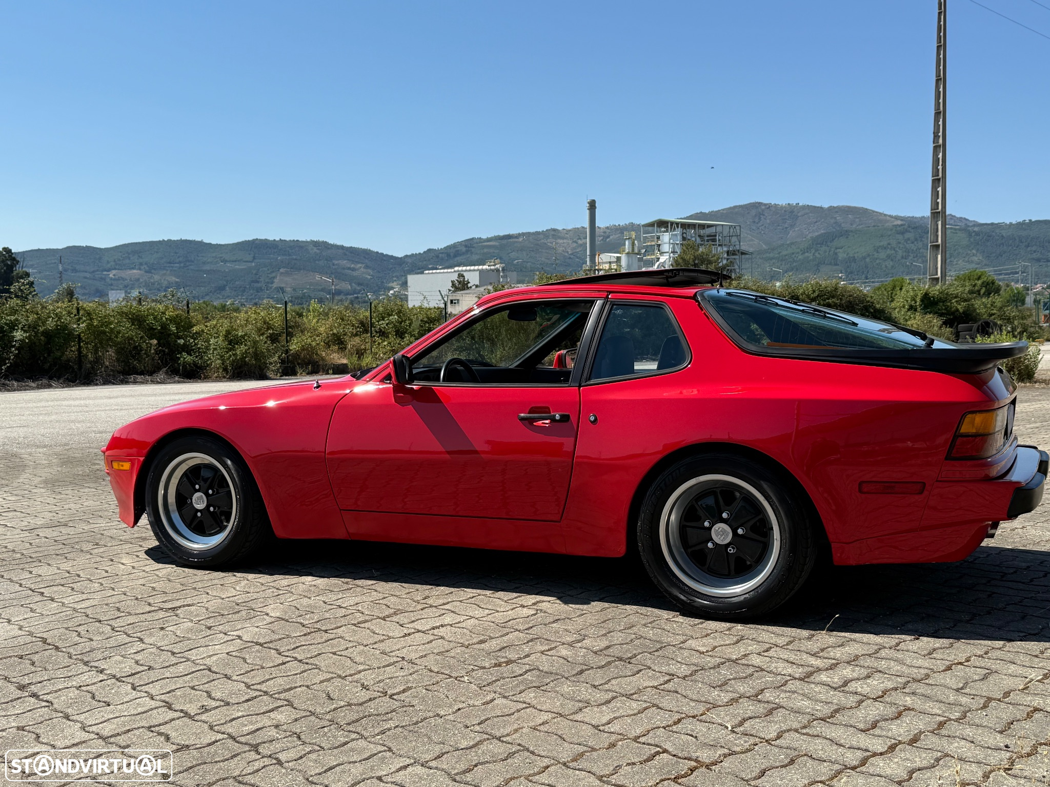 Porsche 944 Standard - 2