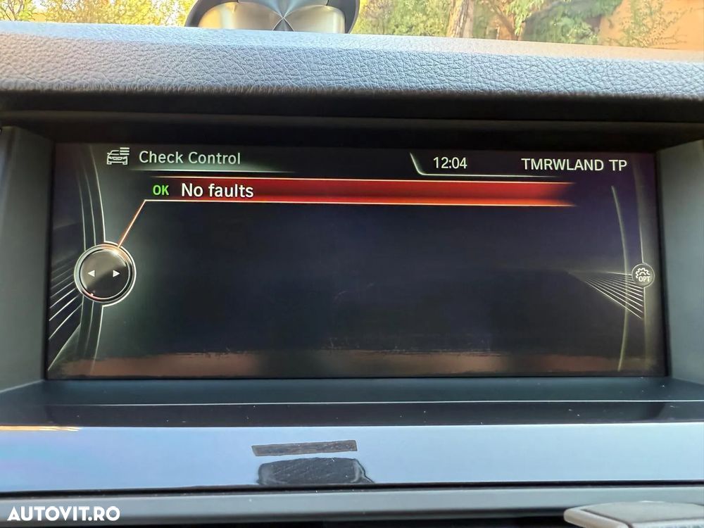 BMW Seria 5 520d xDrive - 10