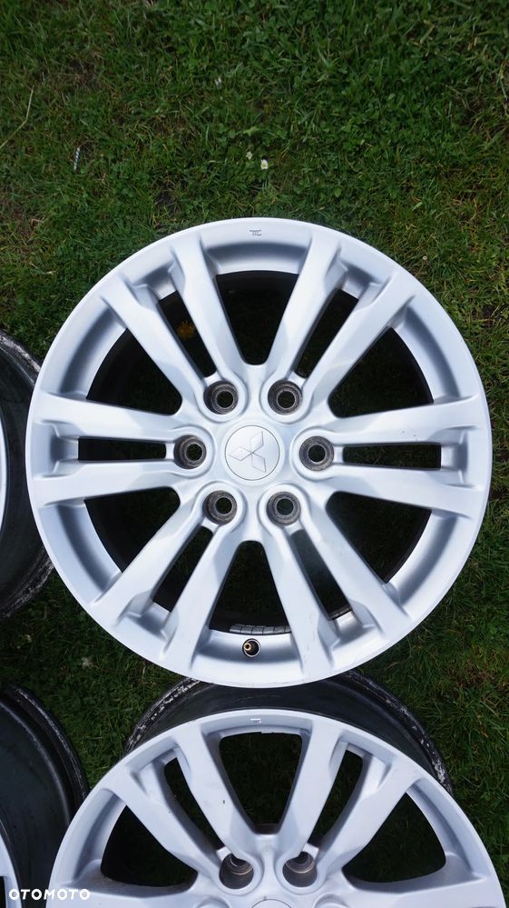 Mitsubishi Pajero IV 3.2 DID 3.8 V6 opony felgi  6x139.7 7.5J18 ET46 - 4