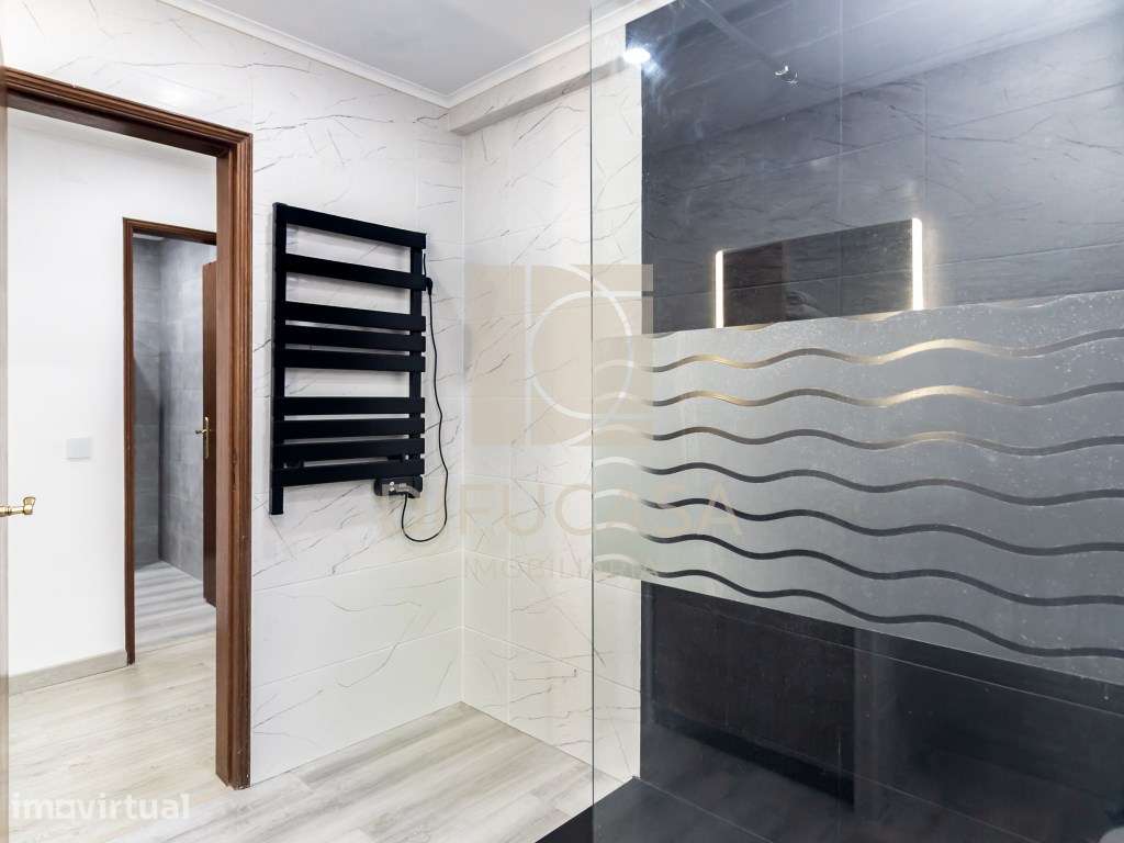 R363 APARTAMENTO T3 1º ANDAR AMORA - Grande imagem: 3/33