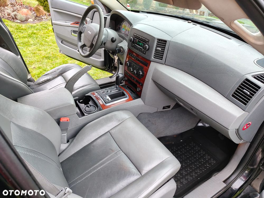 Jeep Grand Cherokee - 10