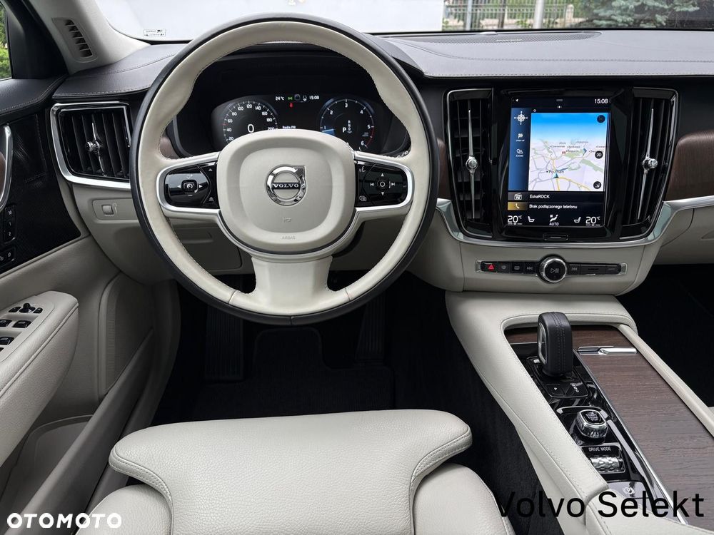 Volvo V90 Cross Country - 20