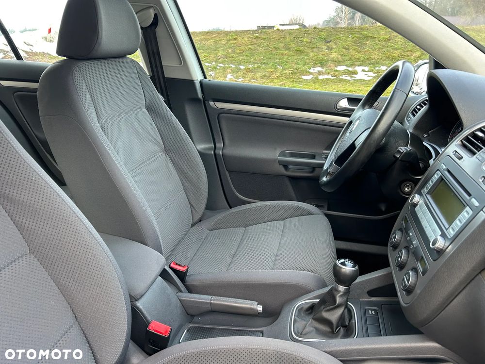 Volkswagen Golf - 24