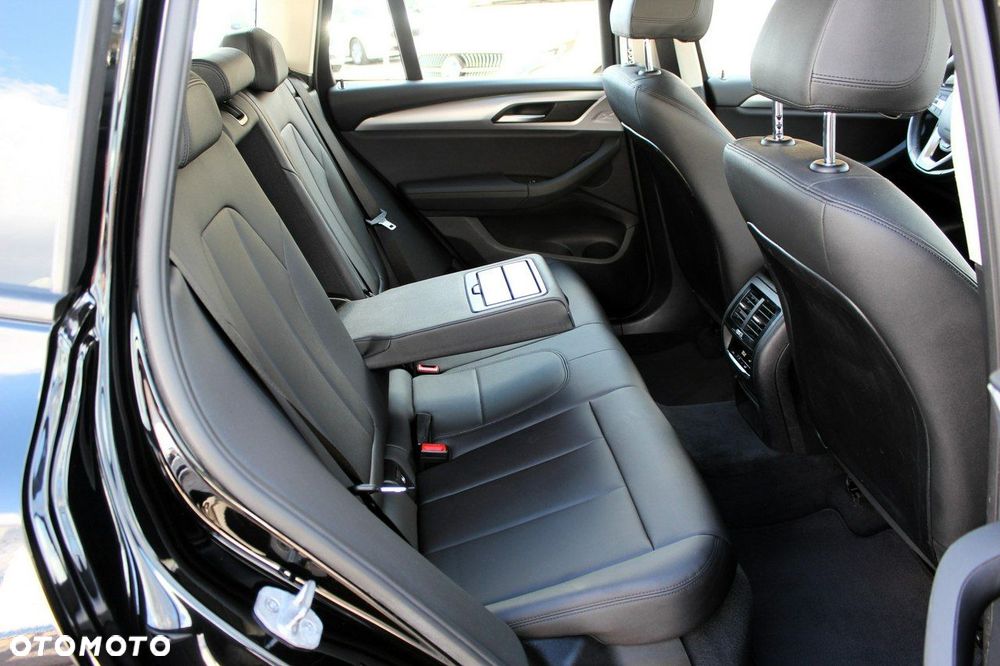 BMW X3 sDrive18d mHEV - 10