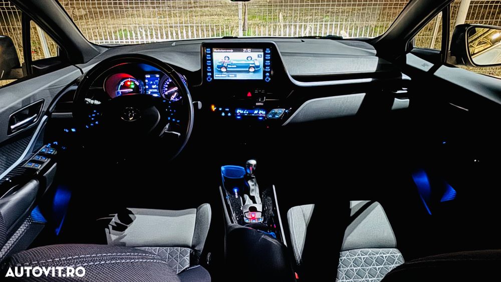 Toyota C-HR 1.8 HSD 122 CP 4x2 CVT C-ult Style - 8