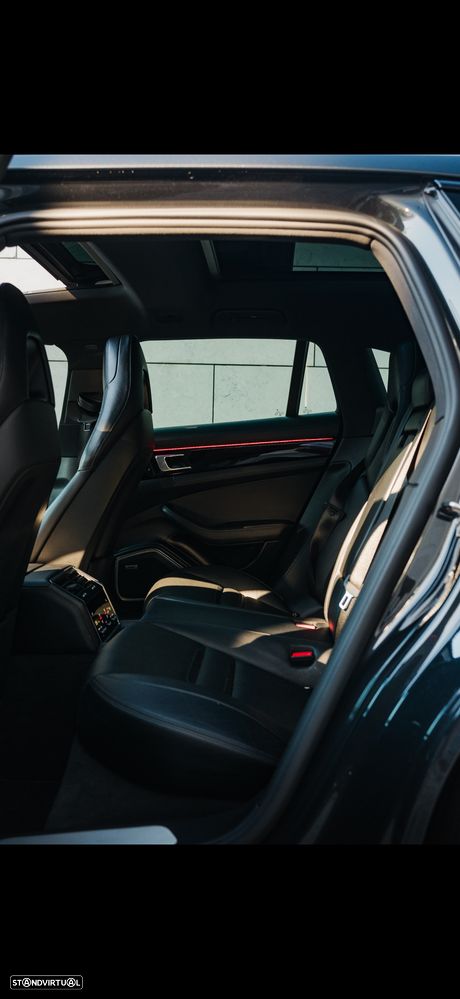 Porsche Panamera Sport Turismo - 12