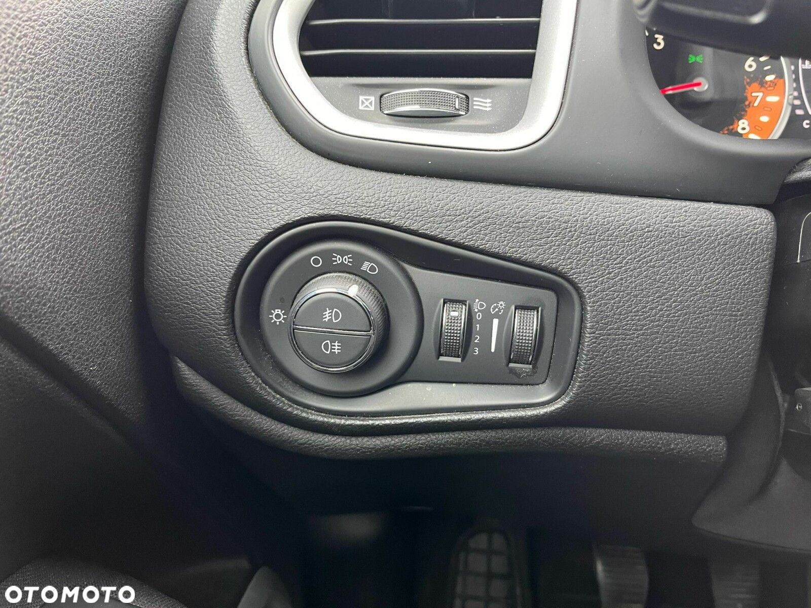 Jeep Renegade 1.4 MultiAir Limited FWD S&S - 15