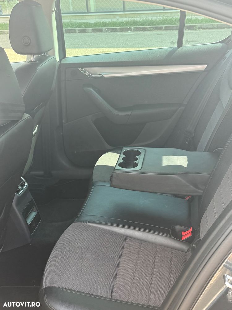 Skoda Octavia 1.6 TDI DSG Ambition - 5