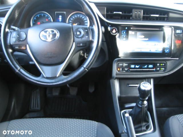 Toyota Corolla 1.6 Premium - 19