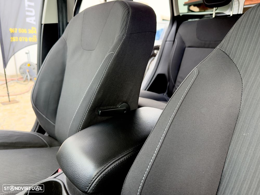 Ford Focus SW 1.6 TDCi Titanium - 35