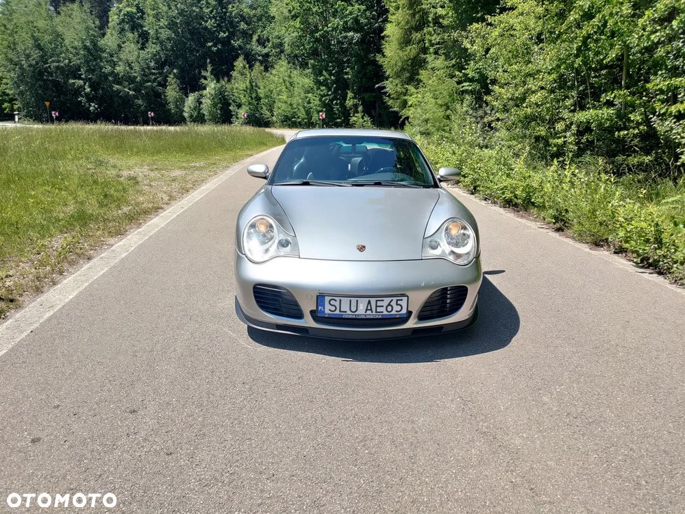 Porsche 911 Carrera 4S - 3