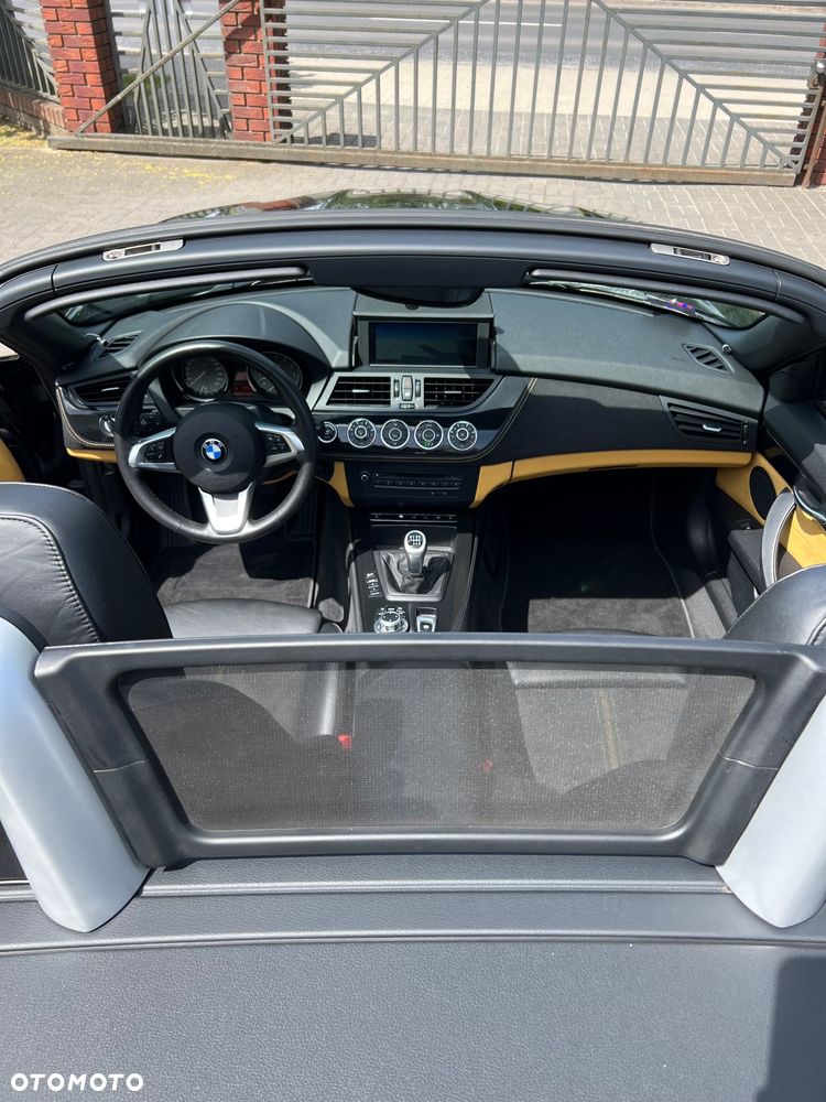 BMW Z4 sDrive20i - 13