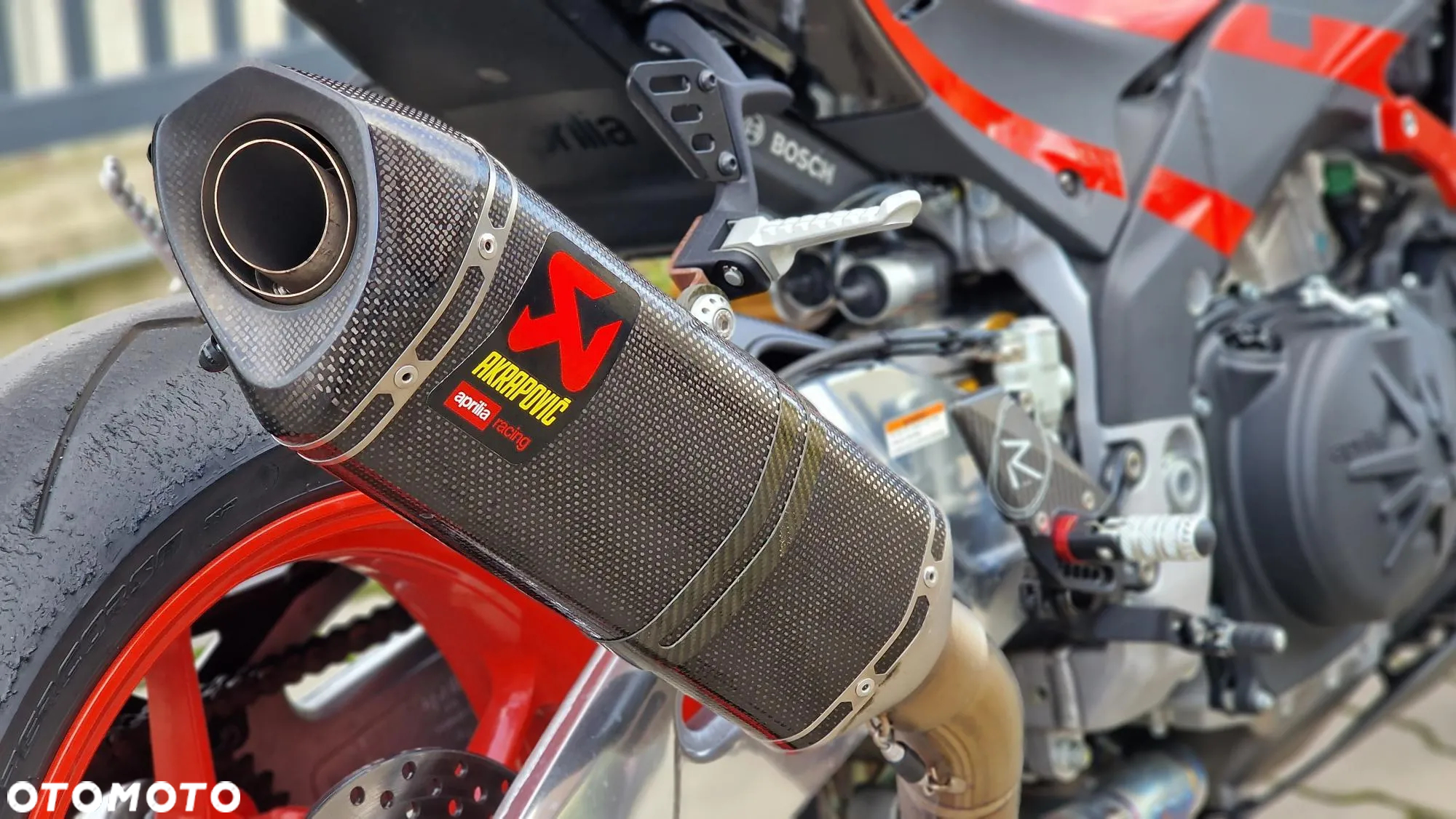 Aprilia Tuono - 10