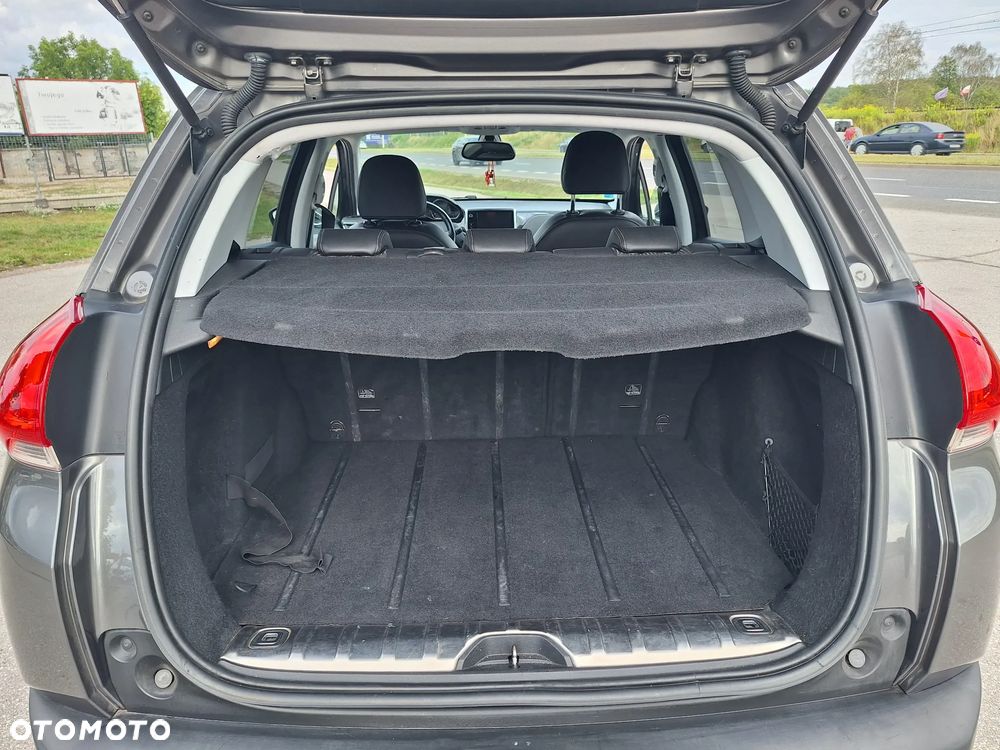 Peugeot 2008 1.6 e-HDi Allure S&S - 10