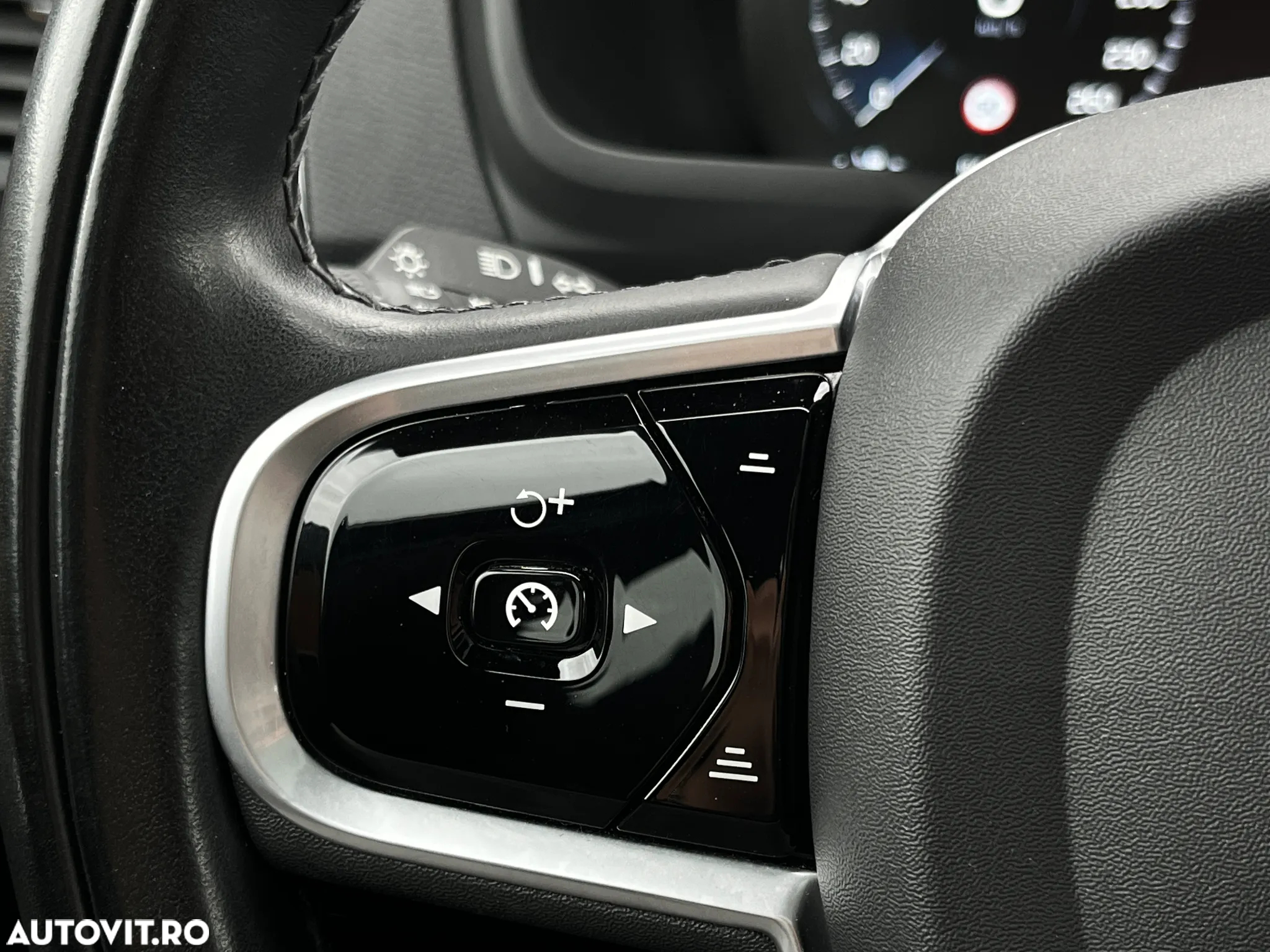 Volvo XC 90 T8 eAWD R-Design - 17