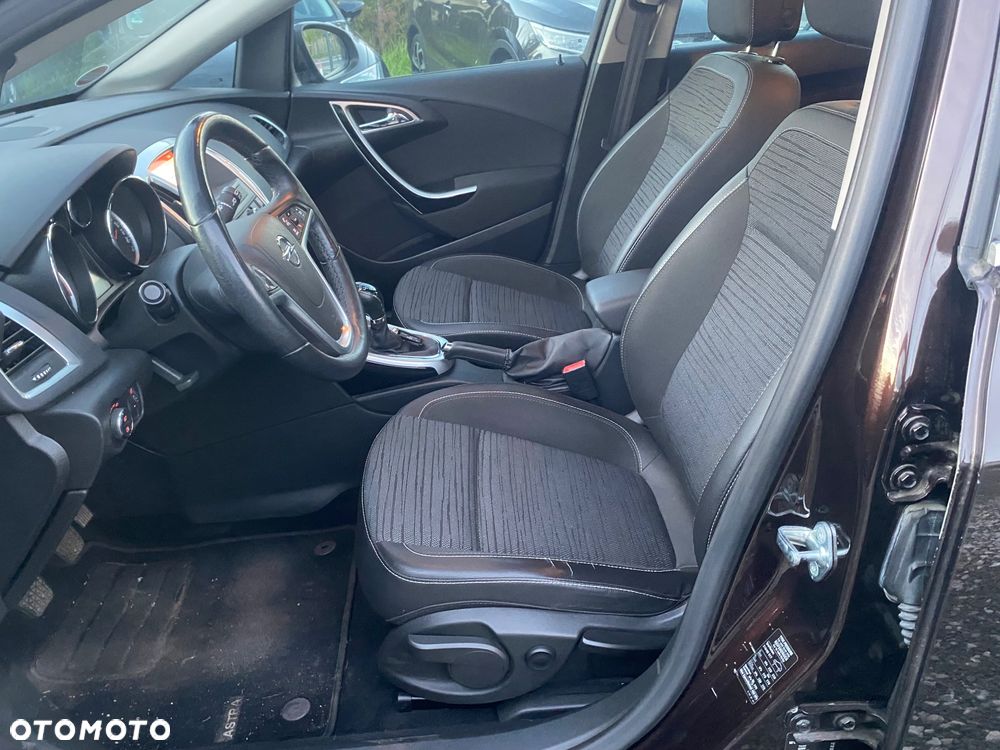 Opel Astra 1.4 Turbo Exklusiv - 23