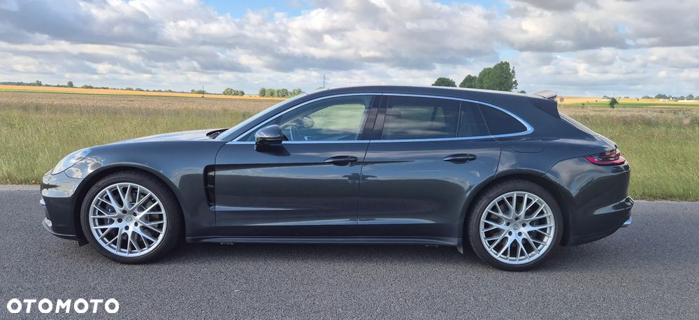 Porsche Panamera 4 E-Hybrid - 3
