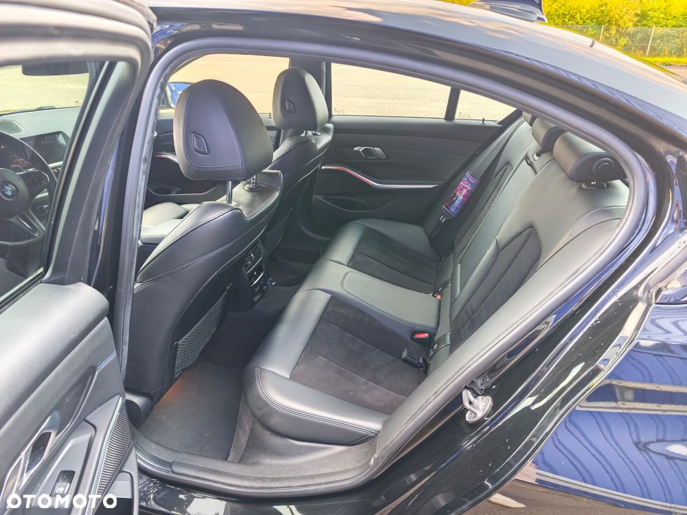 BMW Seria 3 320d M Sport - 14