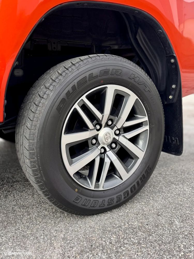 Toyota Hilux 2.4 D-4D 4WD Premium Edition - 3