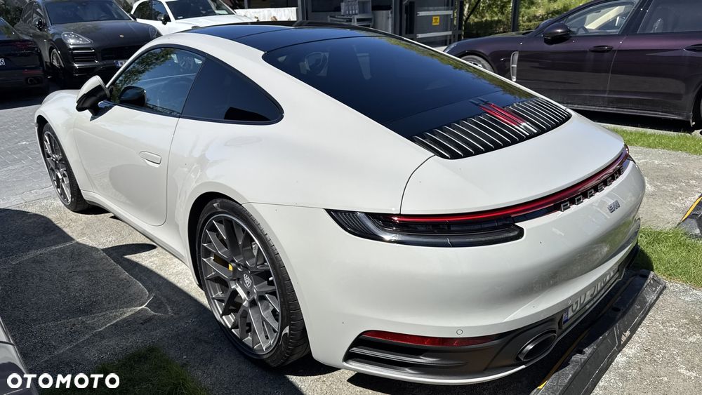 Porsche 911 Carrera 4S - 4