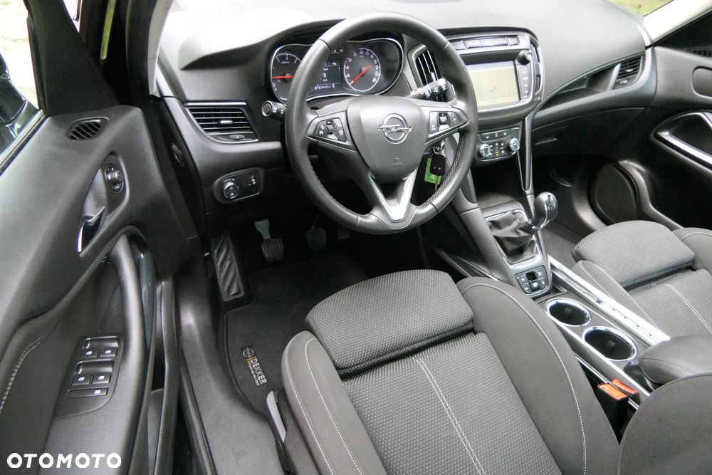 Opel Zafira Tourer 1.6 ECOTEC DIT ecoFLEX Start/Stop Business Innovation - 19