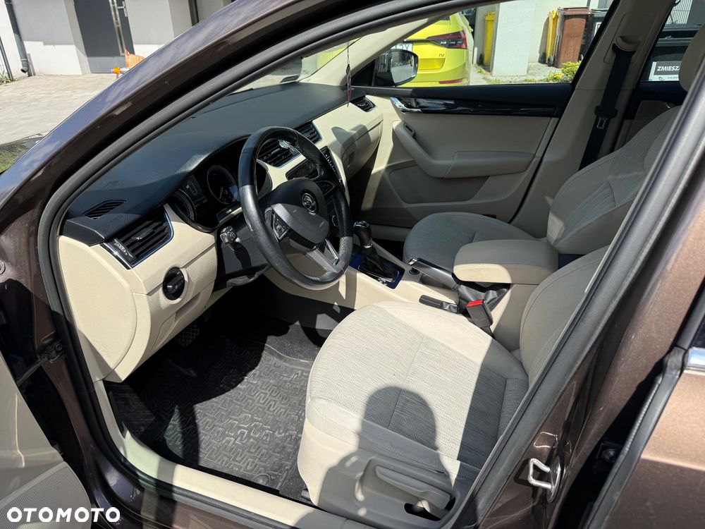 Skoda Octavia 1.6 TDI Style DSG - 10