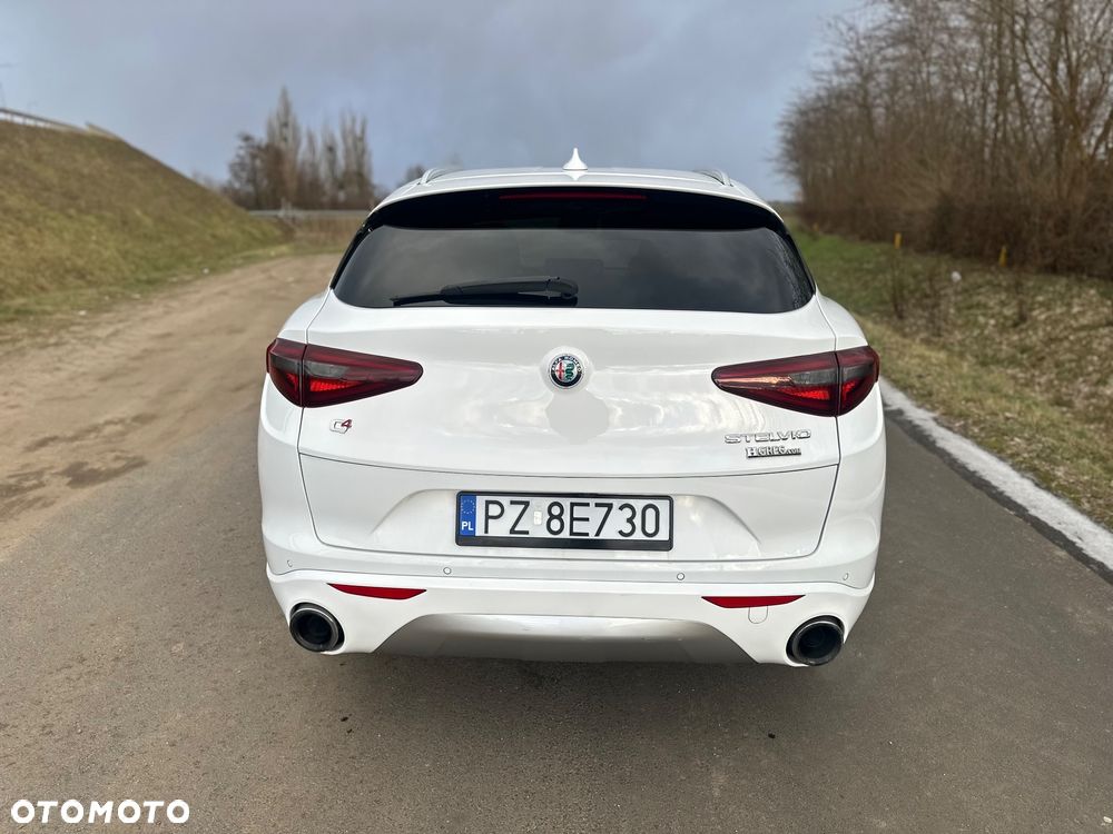 Alfa Romeo Stelvio 2.0 Turbo 16V AT8-Q4 B-Tech - 6
