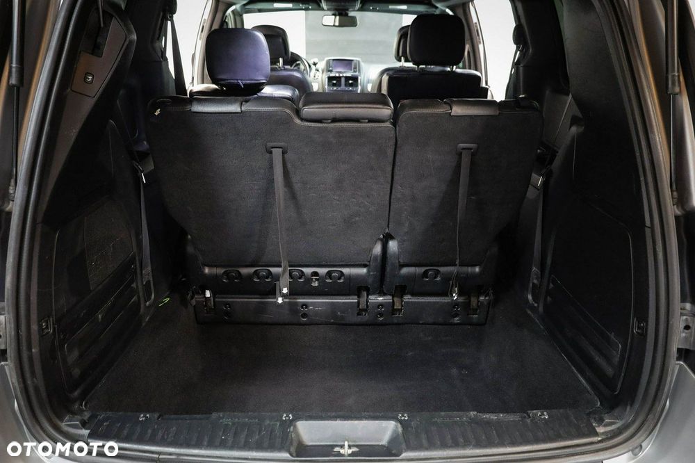Dodge Grand Caravan - 12