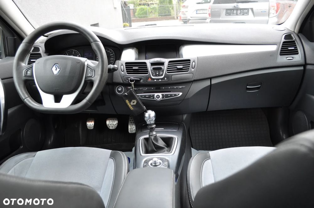 Renault Laguna dCi 150 FAP GT - 14